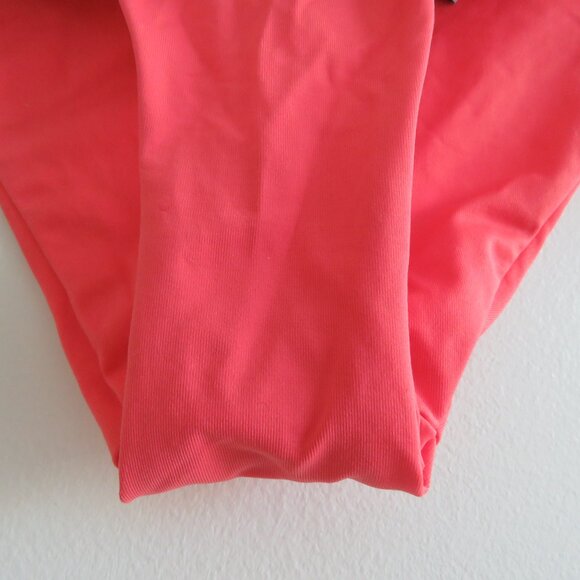 ISABELLA ROSE French Pastry Maui Fit Coral Melon Crochet Bikini Set - Sz S NWT - Picture 13 of 16